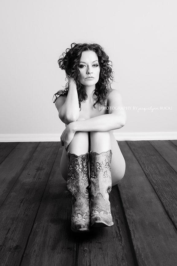 065 robyn boudoir {photography by jacquelynn buck}